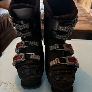 Kids Nordica Ski boots size 21.5